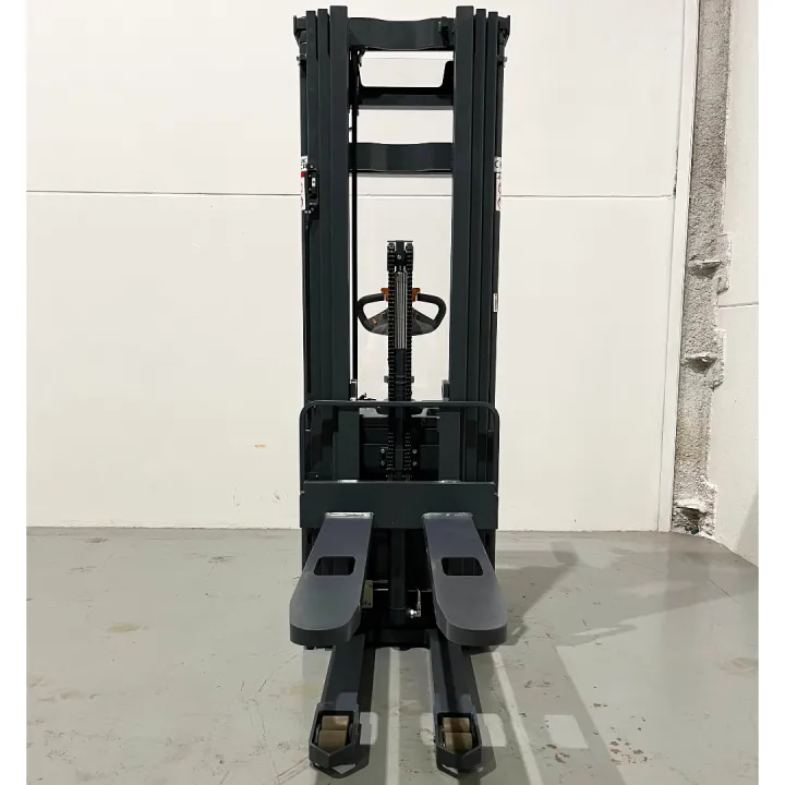 Apilador Eléctrico RTM CDD16/20 A2FLIH – Plataforma - detalle de máquina